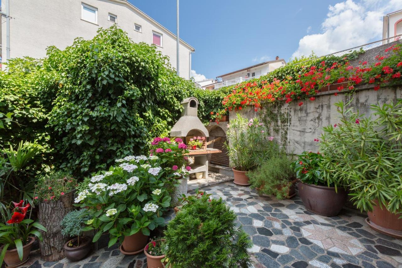 Apartmani Tena Selce Exterior photo